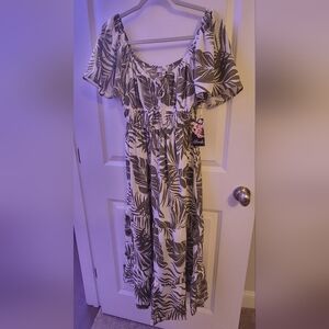 Olive Green and White Leaf Print Dress Size M